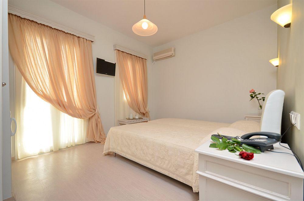 Blue Sky Aparthotel Naxos City Exterior photo