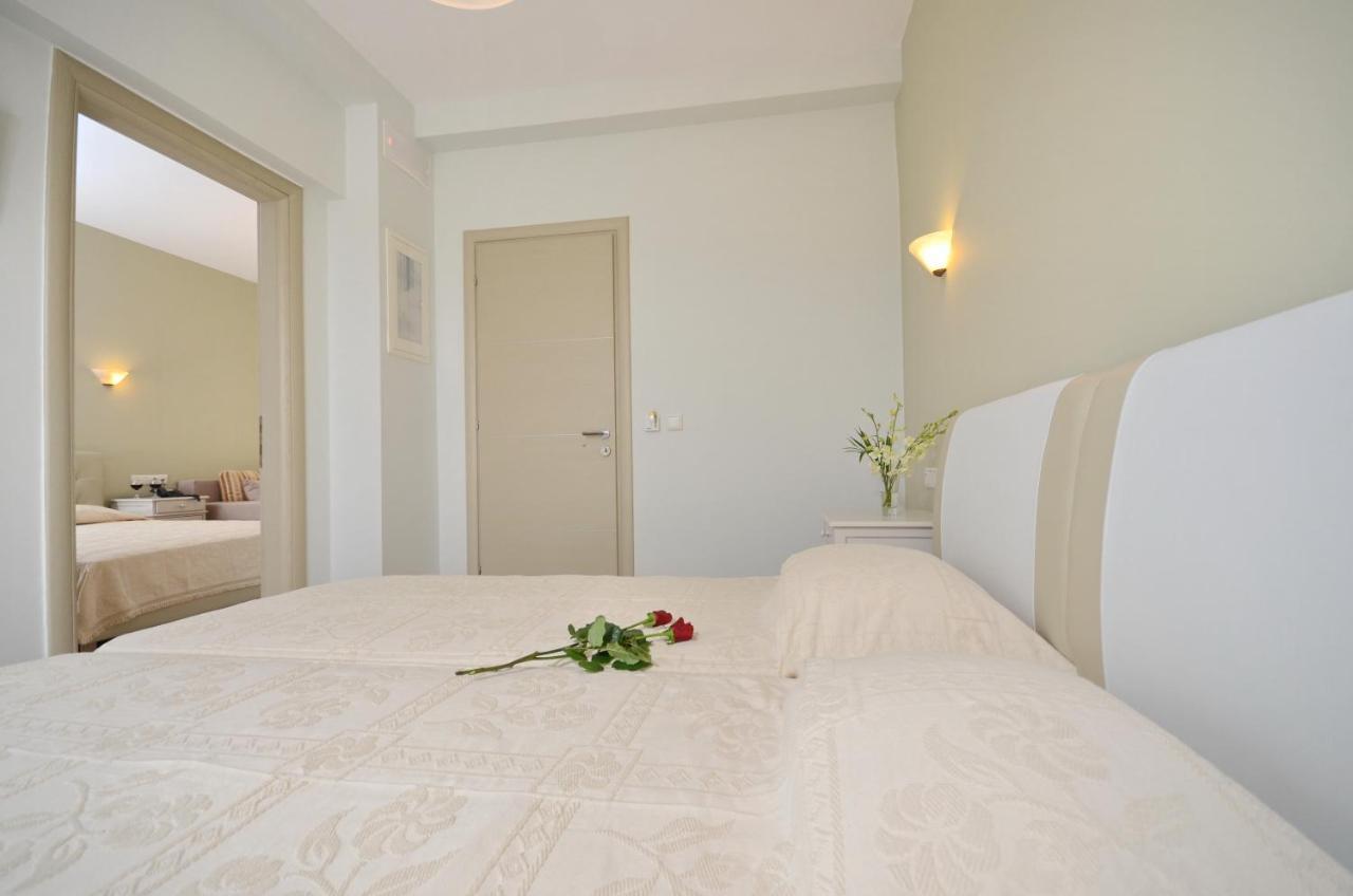 Blue Sky Aparthotel Naxos City Room photo